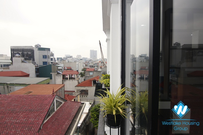 A beautiful shiny studio apartment with sweet balcony for rent on Ba Dinh	